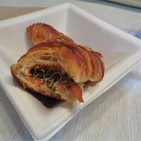 Cream cheese and smoked salmon croissant at Laelo in Paris