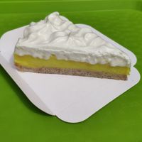 Tarte au Citron Meringuée at Le Triple V in Caen