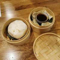 Starters, bao and dumplings at Chay Long in Berlin