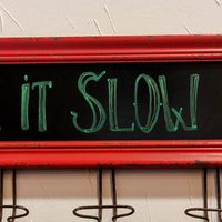 Take it slow será o seu moto, mais o servizo non é lento en absoluto 🤭 at Mapa Verde in San Sebastian
