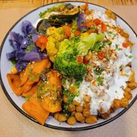 Chickpeas Buddha bowl at Mapa Verde in San Sebastian