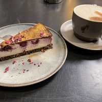 Granola Rasberry Cheescake & Chai Latte  at Rosenberg in Potsdam
