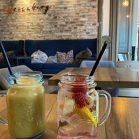 Smoothie und Vitaminwasser at Rosenberg in Potsdam