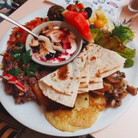 Vegan brunch at Chicago Cafe in Brussels