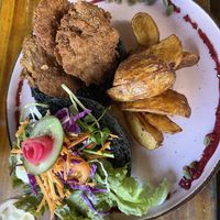 Fried mushroom burgerrs #Veganuary at Rainbow Cafe in Ella