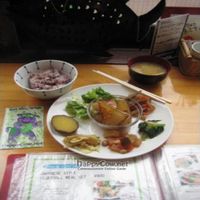The Japanese lunch set - about $10 australian ($8 US), including a drink at Easy Life Cafe in Chiba