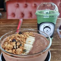 Chocolate & walnut smoothie bowl - spinach smoothie at Malamute Coffee in Pattaya