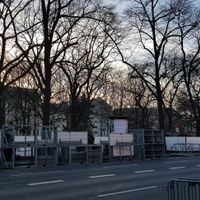 Park for takeout in the sun at Mashery - Hummus Kitchen in Cologne