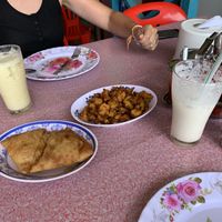 Samosas, pakora and lassis  at Jasmine in Don Det