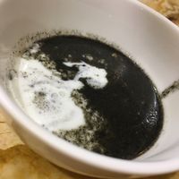 黑芝麻、杏仁茶 black sesame and chinese almond milk at SuBinFen Flourishing Vegetarian Restaurant in Hangzhou