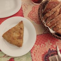 Tortilla vegana con pan casero elaborado por ellos at Telos Comida Casera Natural Vegetariana y Vegana in San Lorenzo De El Escorial