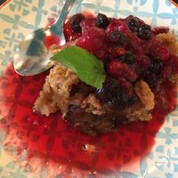 Crumble with red fruits at Rotas da Ilha Verde in Sao Miguel