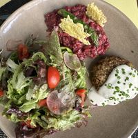 Menu Hamburger e beteraba Risotto  at Rotas da Ilha Verde in Sao Miguel