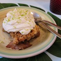 vegan dessert: apple crumble with cashew mousse at Rotas da Ilha Verde in Sao Miguel