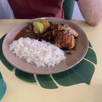 Mushroom chili and breaded cauliflowers   at Rotas da Ilha Verde in Sao Miguel