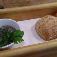 Hummus de feijão preto at Aquarela in Santa Maria Da Feira