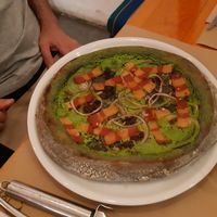 Pizza de vacon y crema de guisantes at Pizzi & Dixie in Madrid