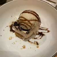 Nuts ice cream at Pizzi & Dixie in Madrid