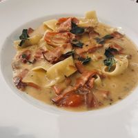 Pasta fresca con vacon y tomates secos   at Pizzi & Dixie in Madrid