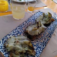 Starter with artichoke at Pizzi & Dixie in Madrid