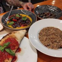 Gnocchi de patata morada, Risotto de setas y Calzone at Pizzi & Dixie in Madrid