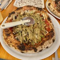 Pizza Pistacchio  at Pizzi & Dixie in Madrid