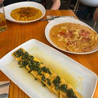 main dishes at Pizzi & Dixie in Madrid
