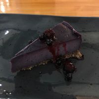 raw vegan cake at Pizzi & Dixie in Madrid