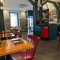 Inside at Pizzi & Dixie in Madrid