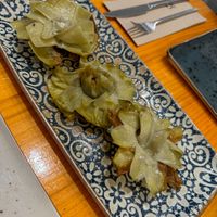 Artichoke flowers with truffle sauce at Pizzi & Dixie in Madrid