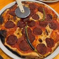 Plant based pepperoni pizza (gluten free base) at Pizzi & Dixie in Madrid