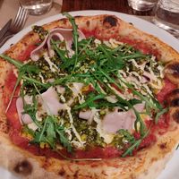 mortadela y pesto de pistachos at Pizzi & Dixie in Madrid