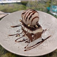 Tarte de Ferrero Rocher at Pizzi & Dixie in Madrid