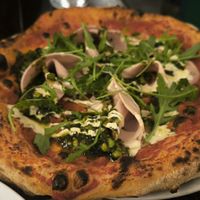 Pizza de mortadela at Pizzi & Dixie in Madrid