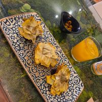 Artichoke flowers at Pizzi & Dixie in Madrid