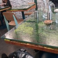 Cool table at Pizzi & Dixie in Madrid