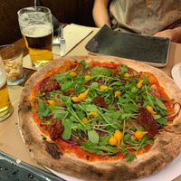 We eat 2 at Pizzi & Dixie in Madrid