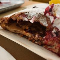 Sweet Calzone (inside) at Pizzi & Dixie in Madrid