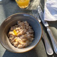 Morning Porridge 🌅💛☮️🌈 at Vegan Agrivilla I Pini in San Gimignano