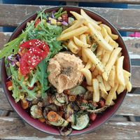 Grilled vegetable hummus bowl at LYR Speciality Coffee and Food in Pecs