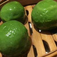 艾草青团（甜/咸）green rice balls (sweet/salty) at Zǎozǐ Shù - Vegetarian Life Style in Zhoushan