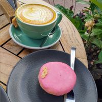 Kurkuma latte and vegan "roze koek" at Anne&Max in Arnhem