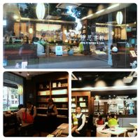 for coffee and tea  at Jingsi Books & Cafe 靜思書軒 in Central Singapore
