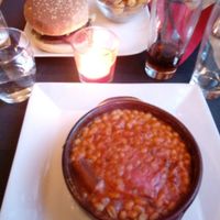 burger y cassoulette vegano at Restaurant le 104 in Carcassonne