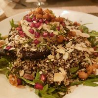 Quinoa com húmus at Local - Your Healthy Kitchen in Cascais