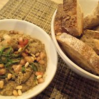 Babaganoush with bread and pita bread #Veganuary at Local - Your Healthy Kitchen in Cascais