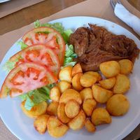 Plato de medallones de seitán at Bizubi and Bizuete in Bilbao
