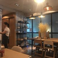 Interior design: cozy and zen at Healthy Feast in Kuwait City