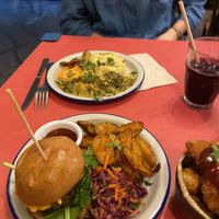 Burger and warm bowl, + bissap at Jah Jah in Paris