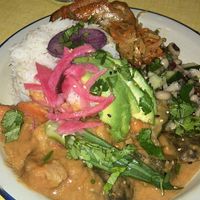 Bol chaud : plantain, riz, pikliz d’oignons rouges, mafé de légumes sauce cacahuète, avocat, gombo, black eyed beans, achard de choux et carottes   at Jah Jah in Paris